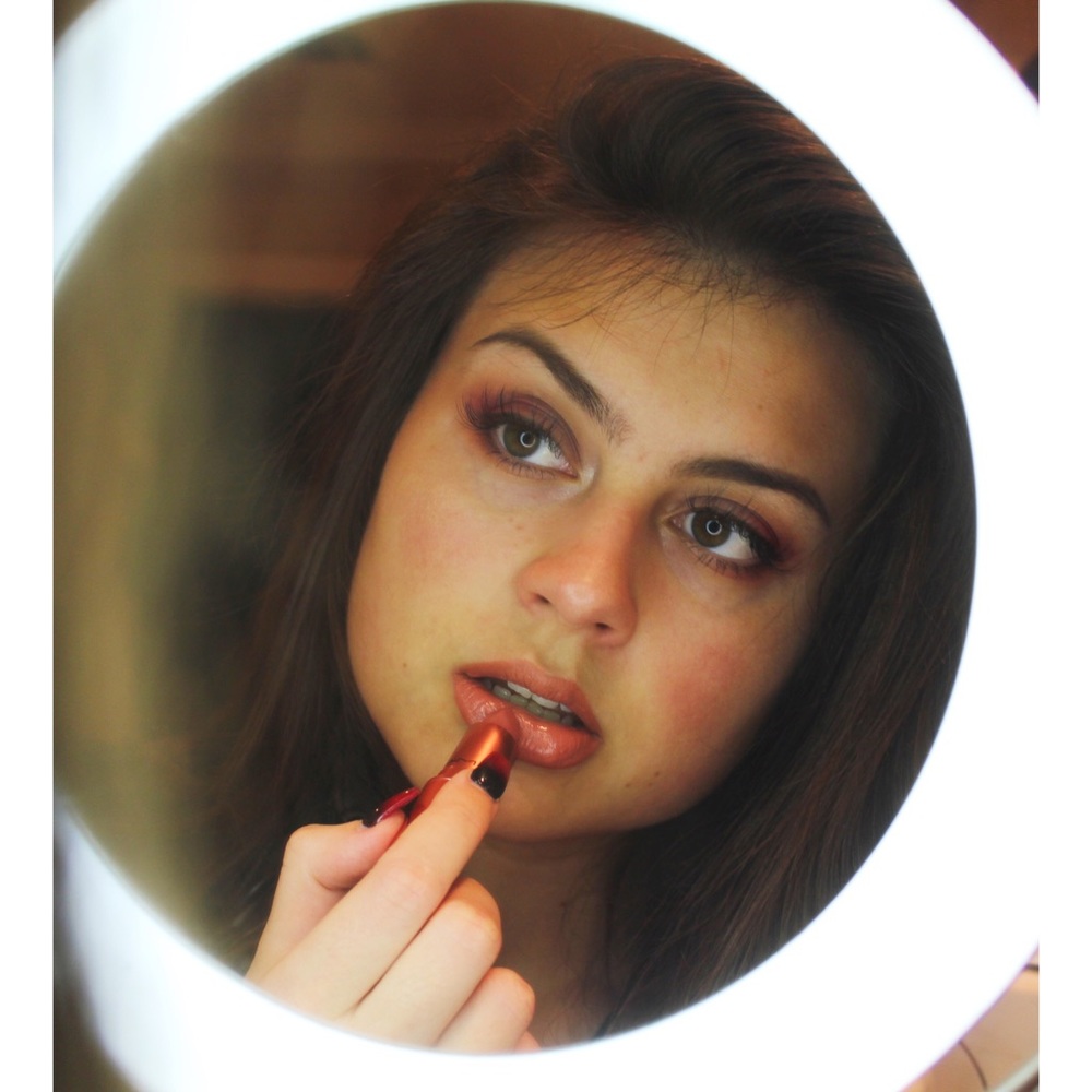 Meet your Posher, Hayley